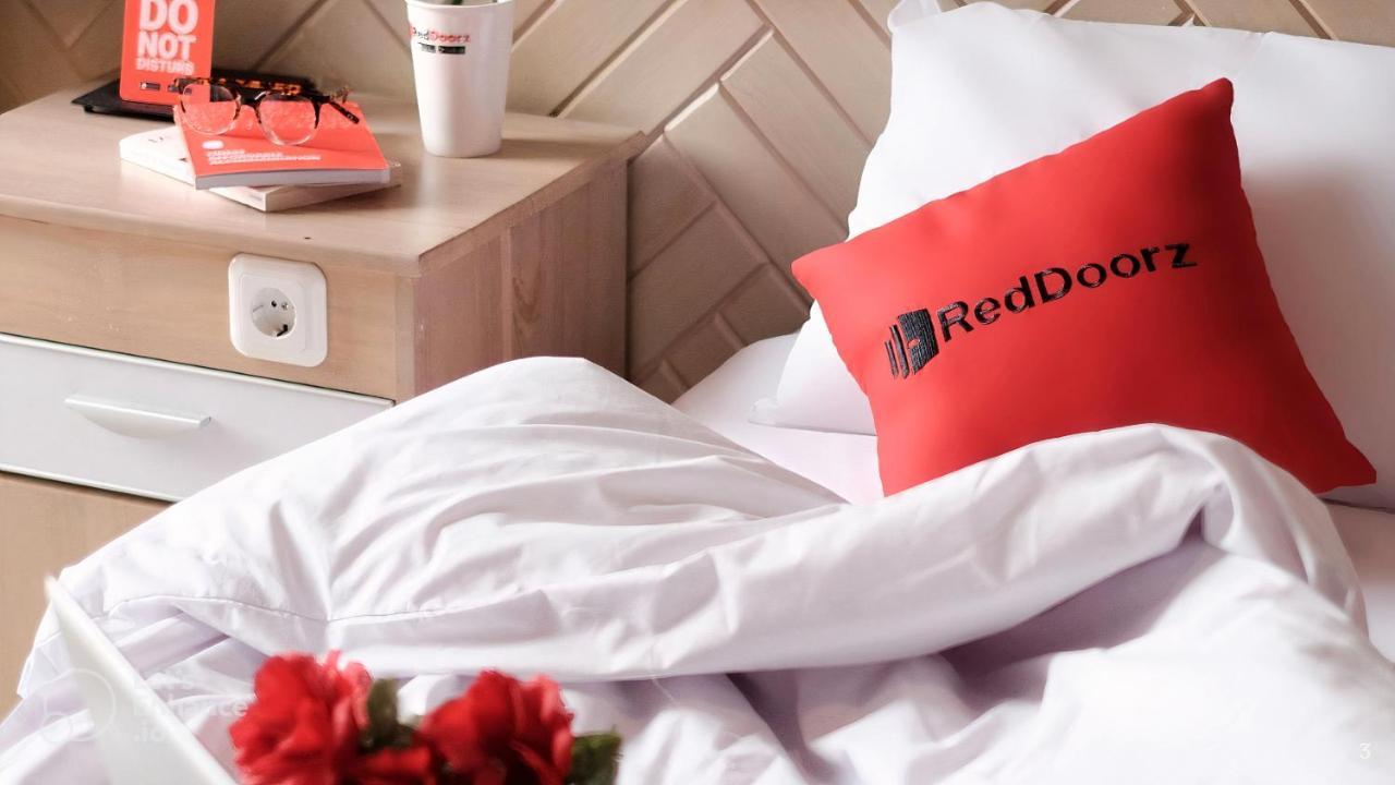 Reddoorz Nam Bac Hotel Phan Dang Luu Phu Nhuan Хошимин Экстерьер фото