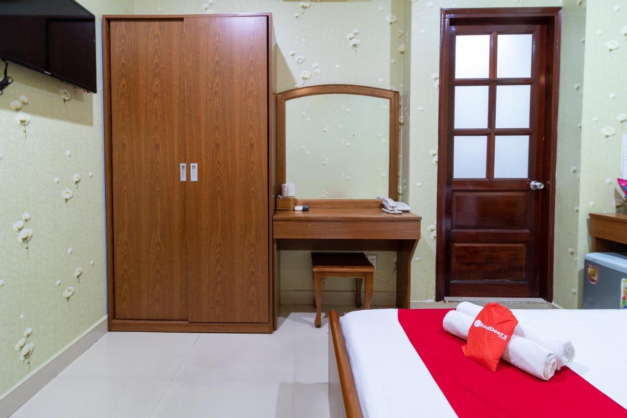 Reddoorz Nam Bac Hotel Phan Dang Luu Phu Nhuan Хошимин Экстерьер фото