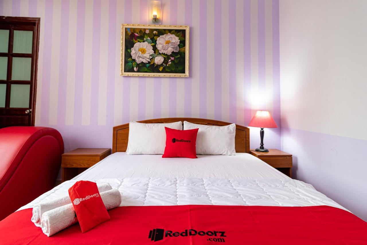 Reddoorz Nam Bac Hotel Phan Dang Luu Phu Nhuan Хошимин Экстерьер фото