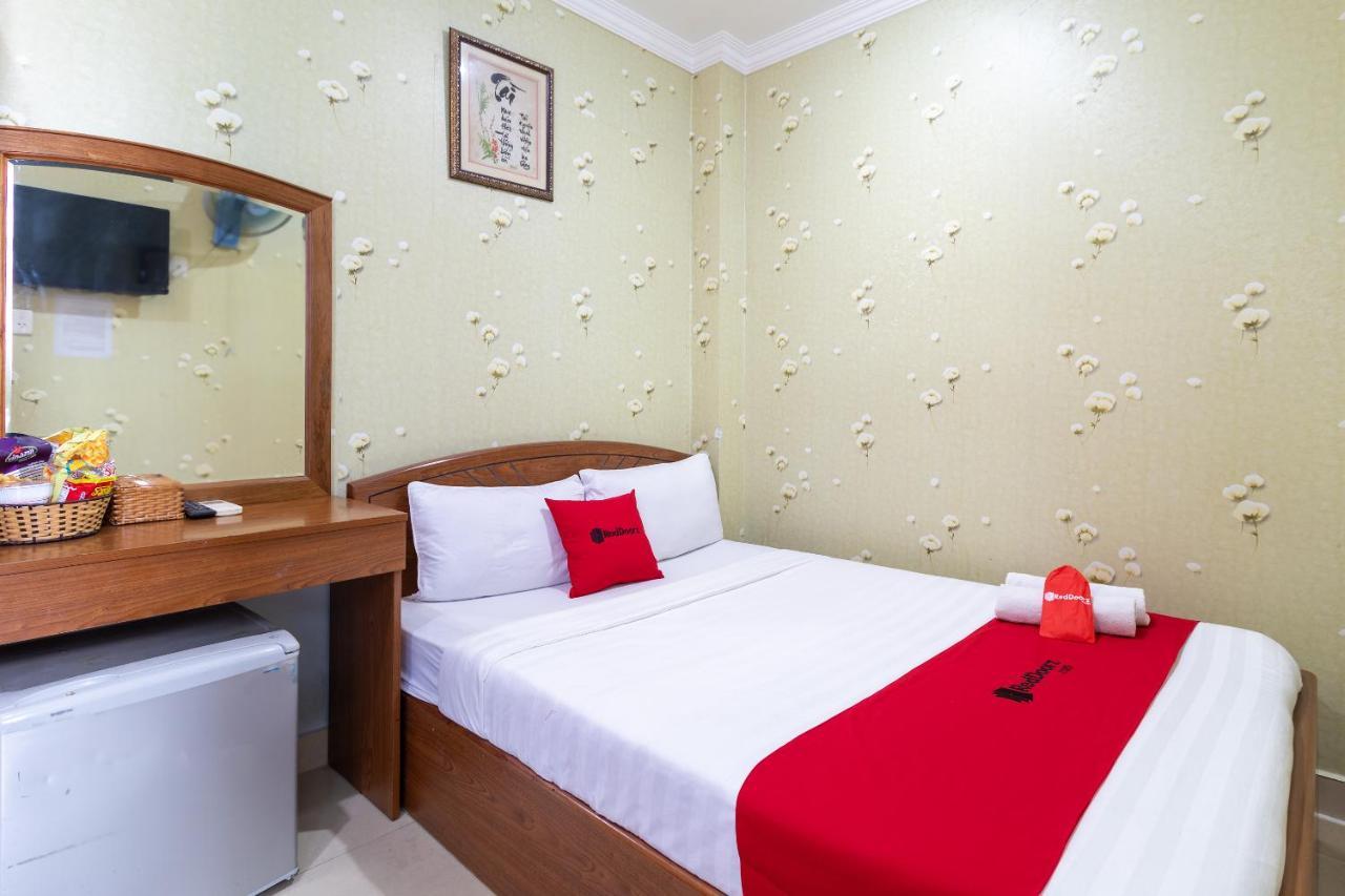 Reddoorz Nam Bac Hotel Phan Dang Luu Phu Nhuan Хошимин Экстерьер фото
