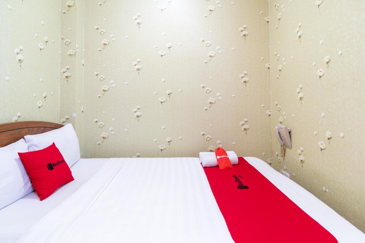 Reddoorz Nam Bac Hotel Phan Dang Luu Phu Nhuan Хошимин Экстерьер фото